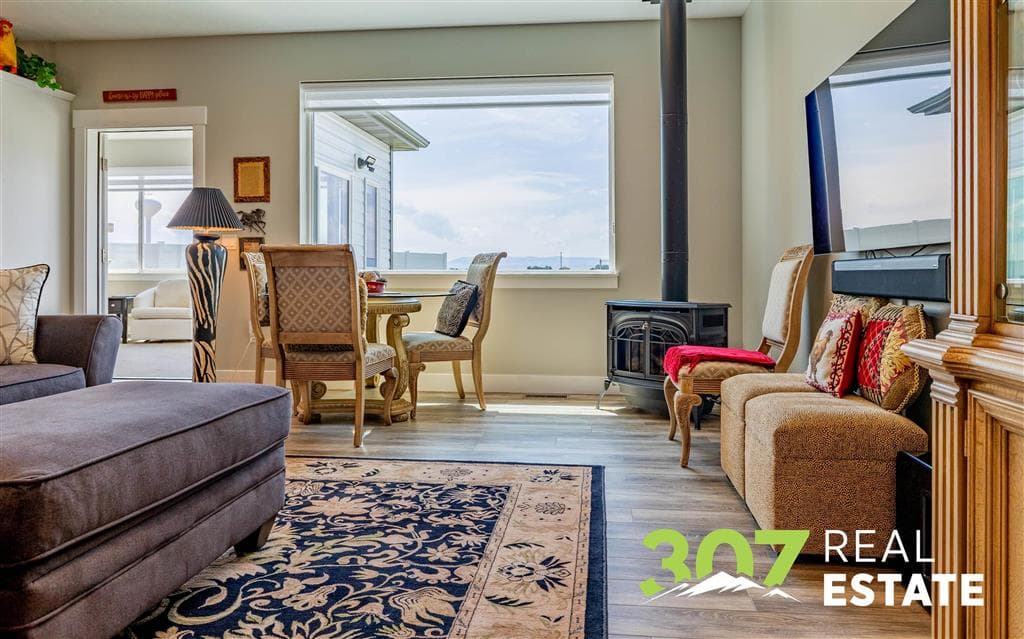 174 Maple Court — photo 2 of 25