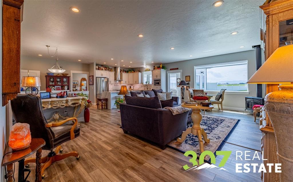 174 Maple Court — photo 3 of 25