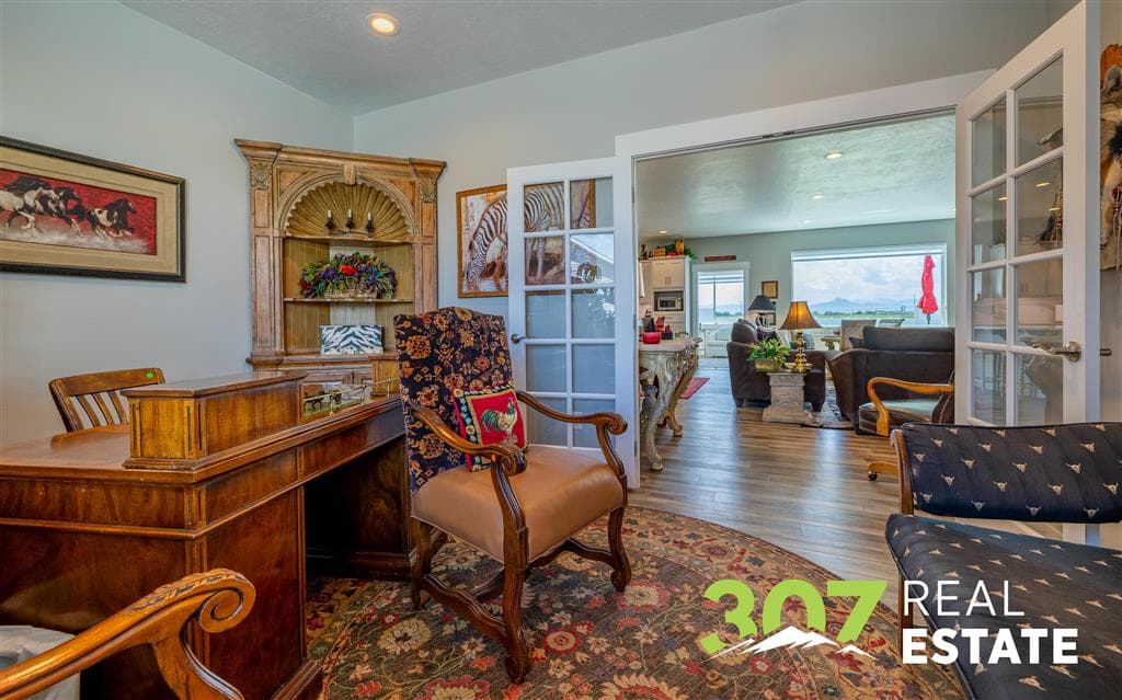 174 Maple Court — photo 4 of 25