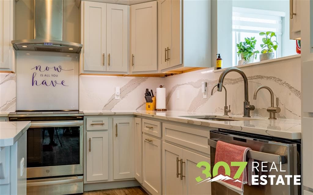 174 Maple Court — photo 10 of 25