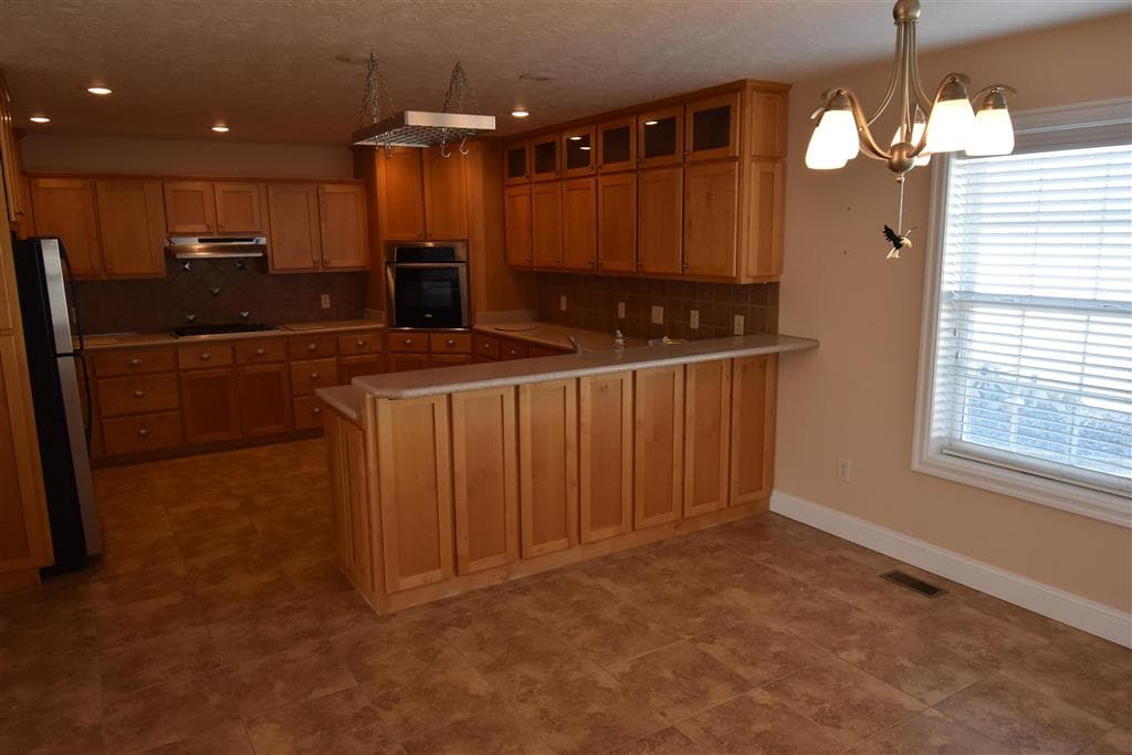 1231 Sequoia Dr — photo 11 of 25