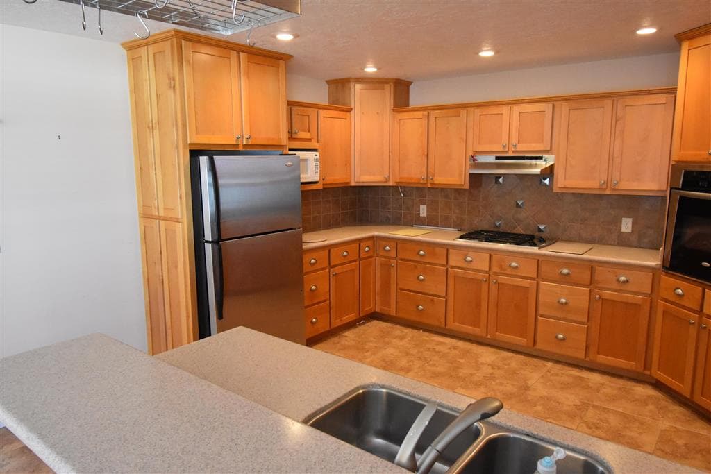 1231 Sequoia Dr — photo 10 of 25