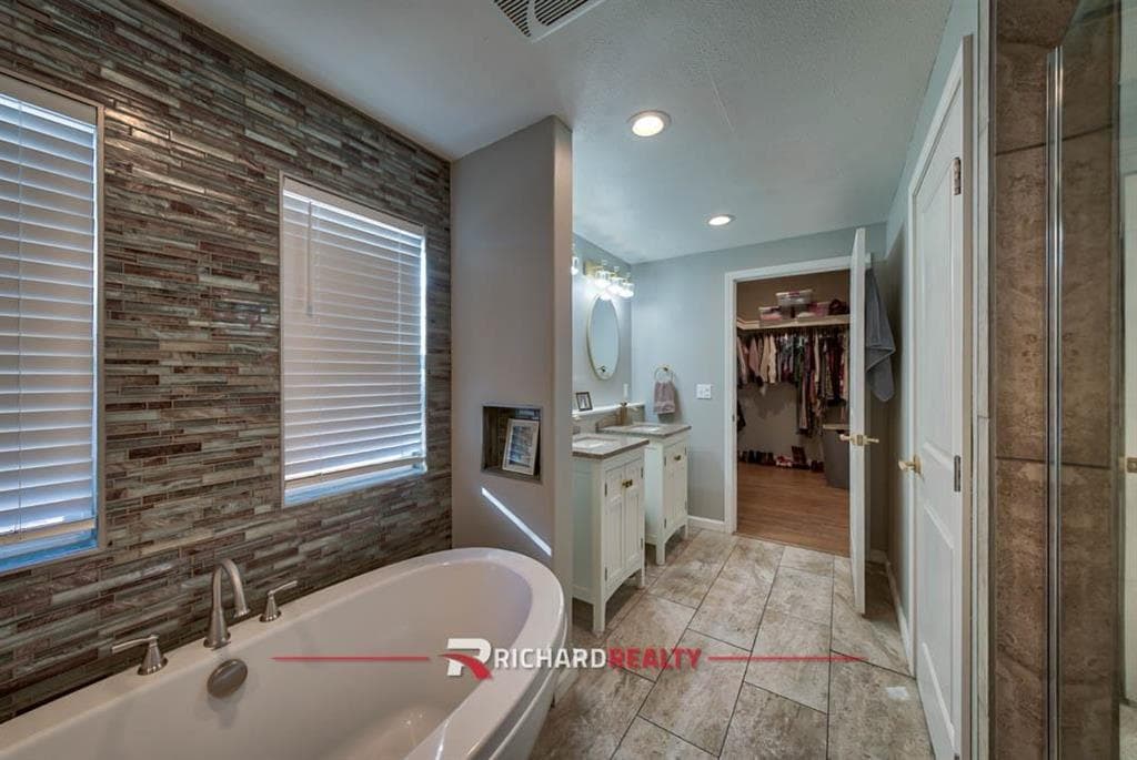 455 N 8th St — photo 14 of 25