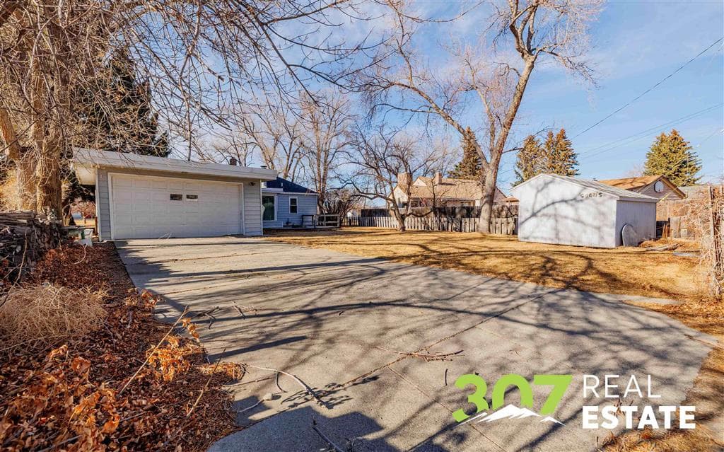 601 Circle Dr W — photo 19 of 25