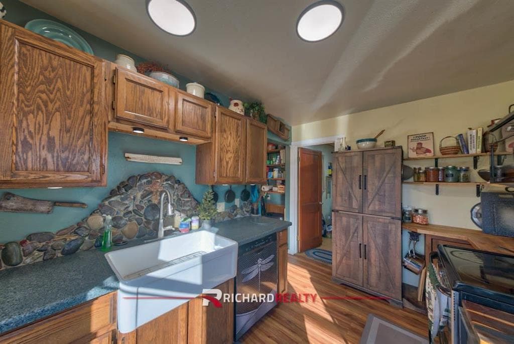 760 Lane 41 — photo 4 of 25