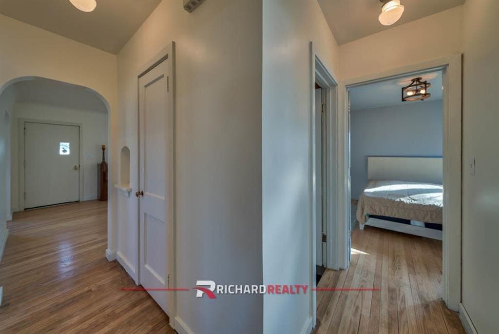 1100 Grace Ave — photo 17 of 25