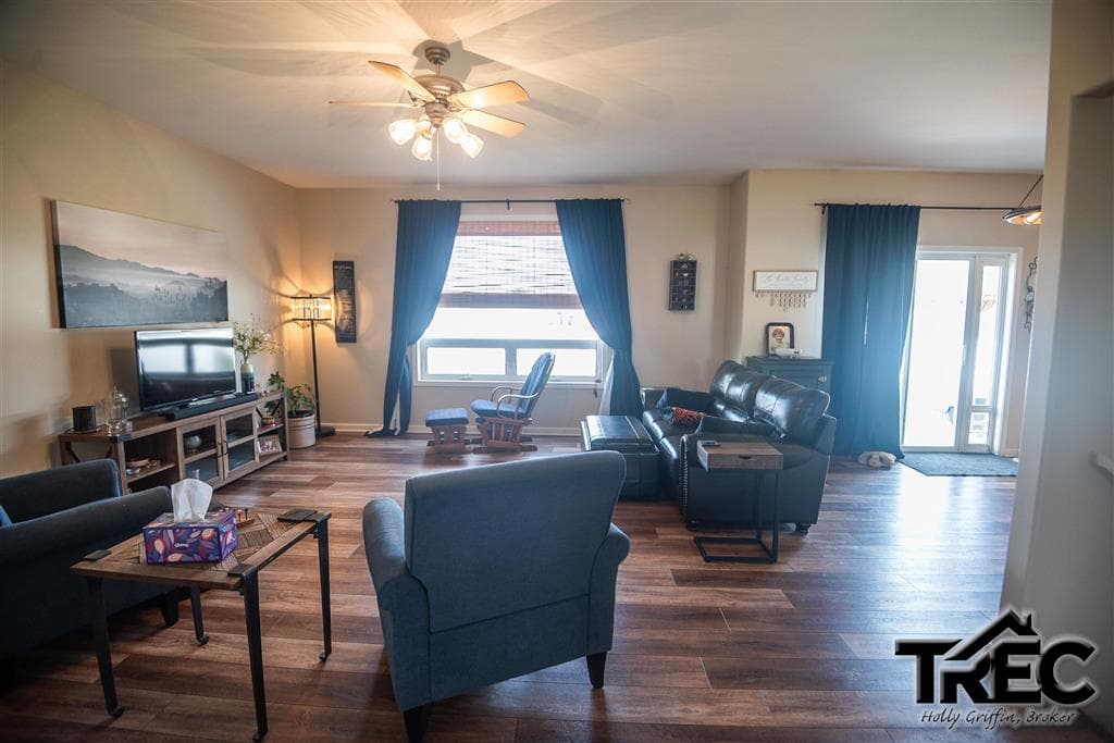 621 Avenue B — photo 14 of 25