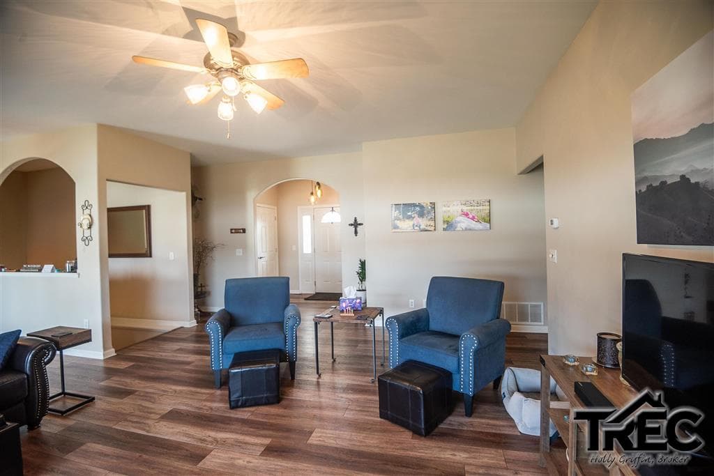 621 Avenue B — photo 16 of 25