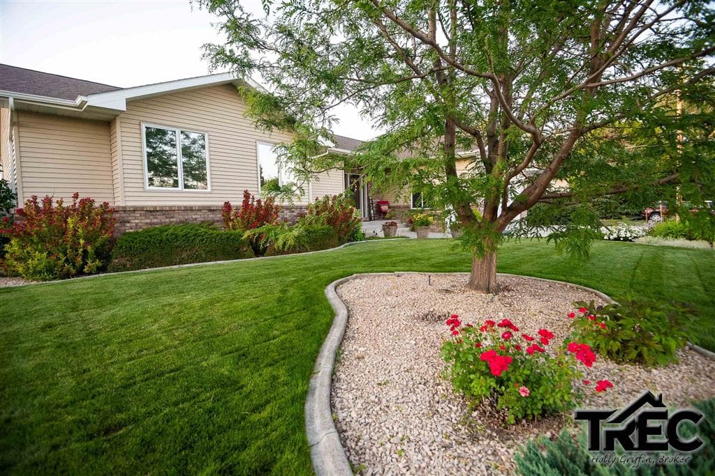 621 Avenue B — photo 8 of 25