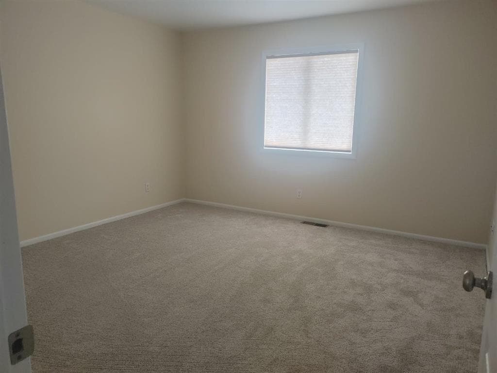 1102 Elm Ave — photo 8 of 12