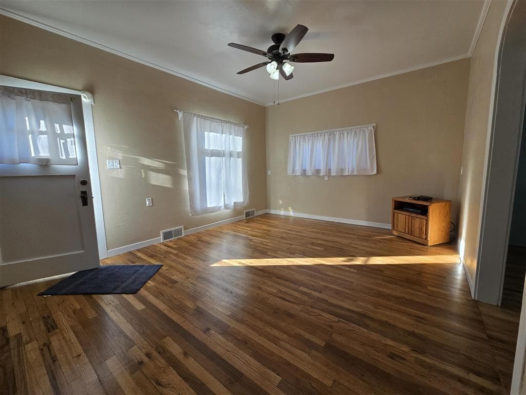 163 S Bernard St — photo 4 of 22