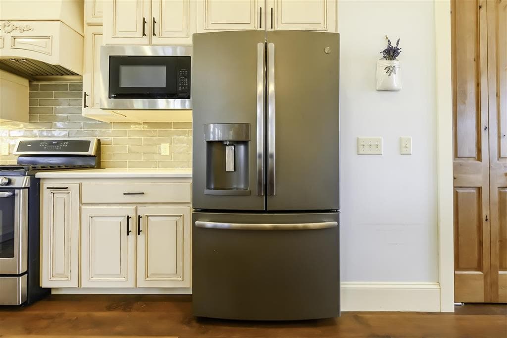 6 Whitney Dr — photo 15 of 25