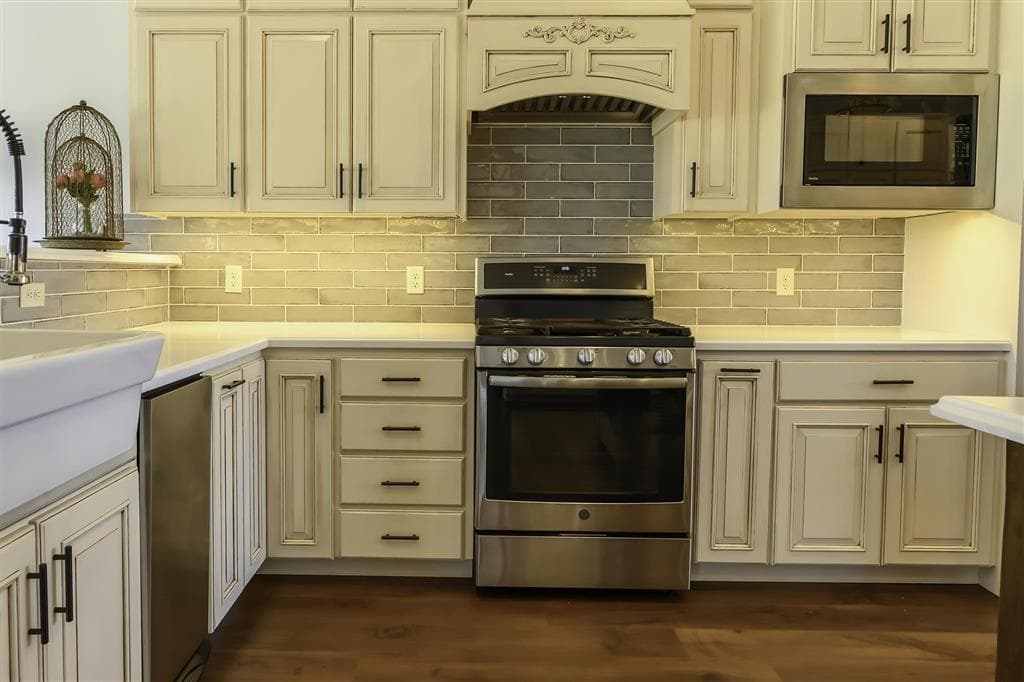 6 Whitney Dr — photo 10 of 25