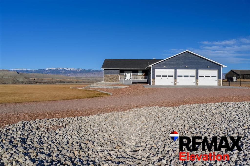 207 Eagle Dr — photo 6 of 25