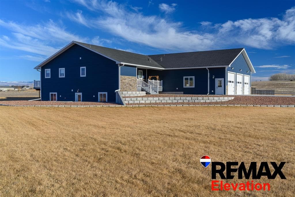 207 Eagle Dr — photo 9 of 25