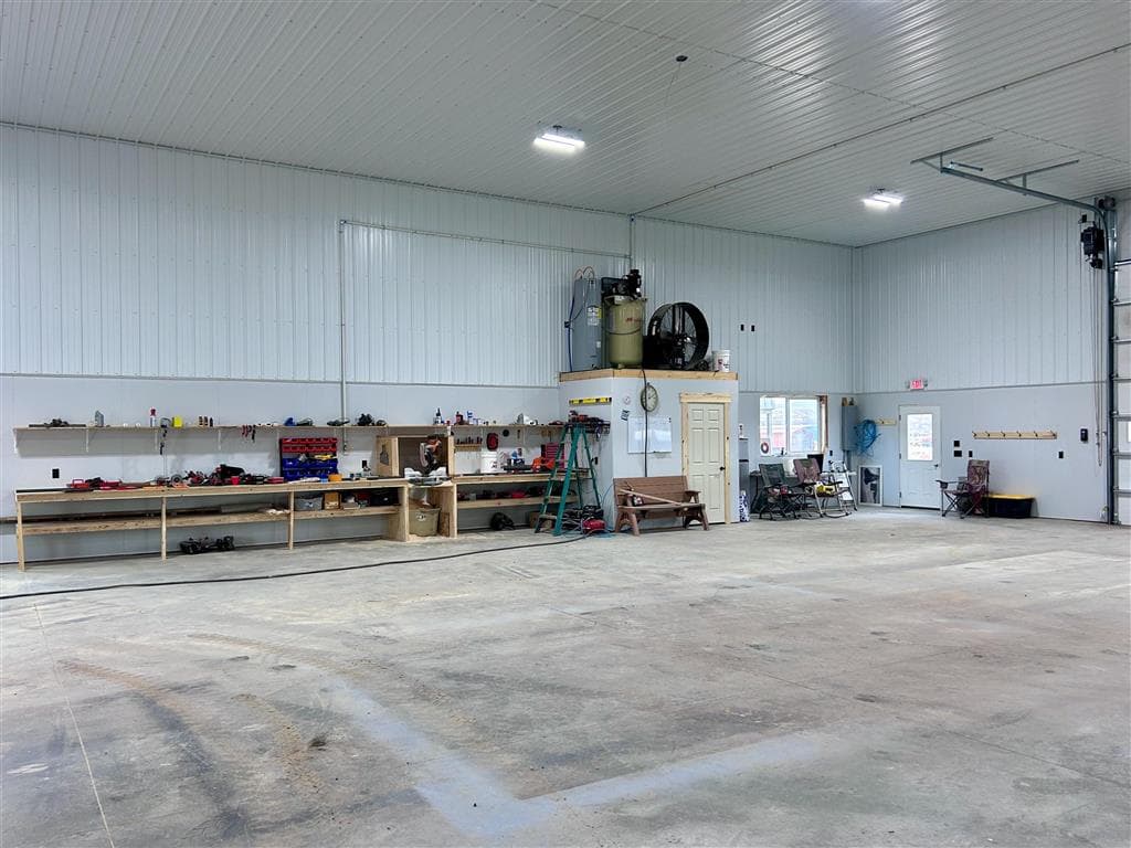 926 4th Ave — photo 7 of 25