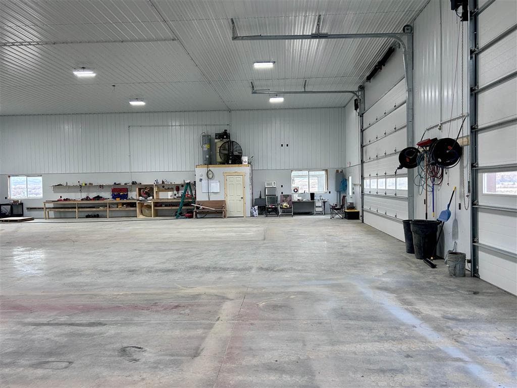 926 4th Ave — photo 8 of 25