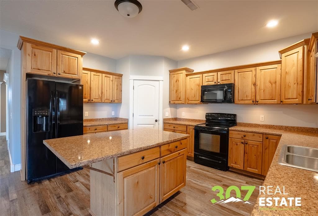 3419 Appalachian Ave — photo 11 of 25