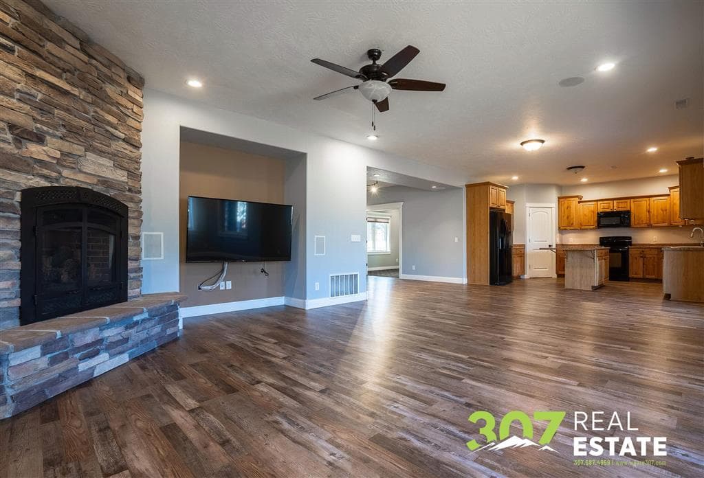 3419 Appalachian Ave — photo 3 of 25