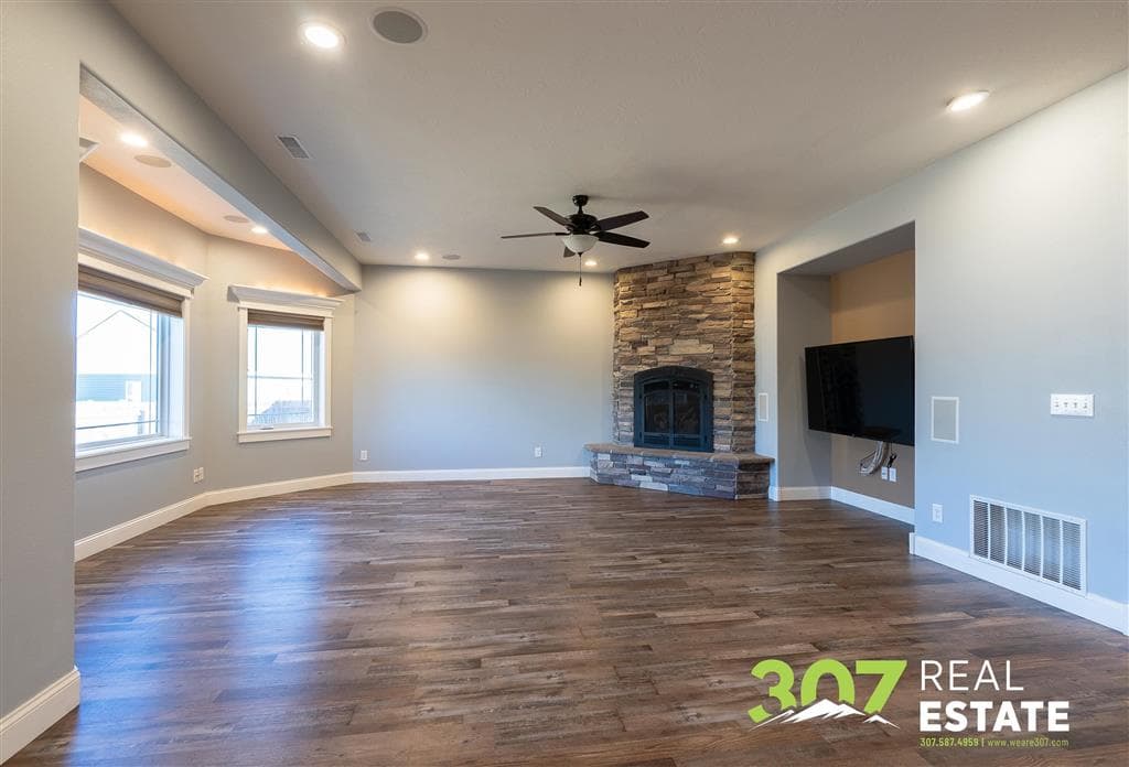 3419 Appalachian Ave — photo 4 of 25