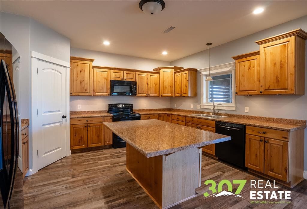 3419 Appalachian Ave — photo 8 of 25