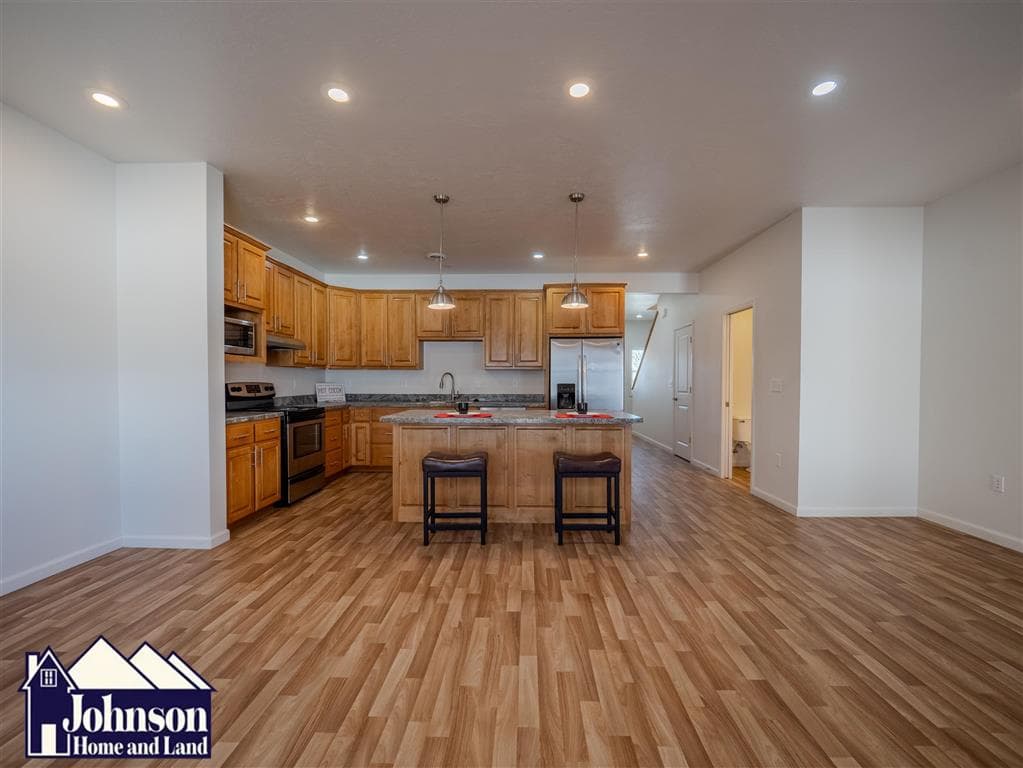 225 S Division St — photo 11 of 25