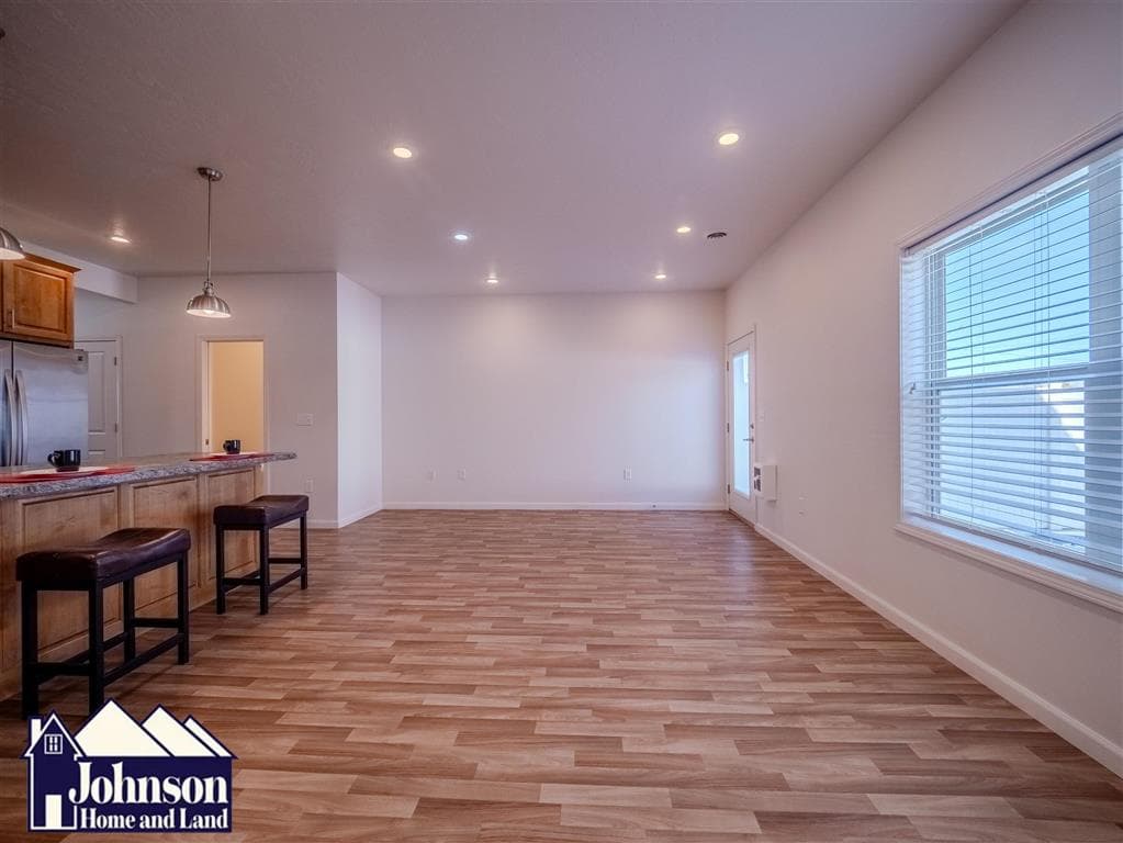 225 S Division St — photo 13 of 25