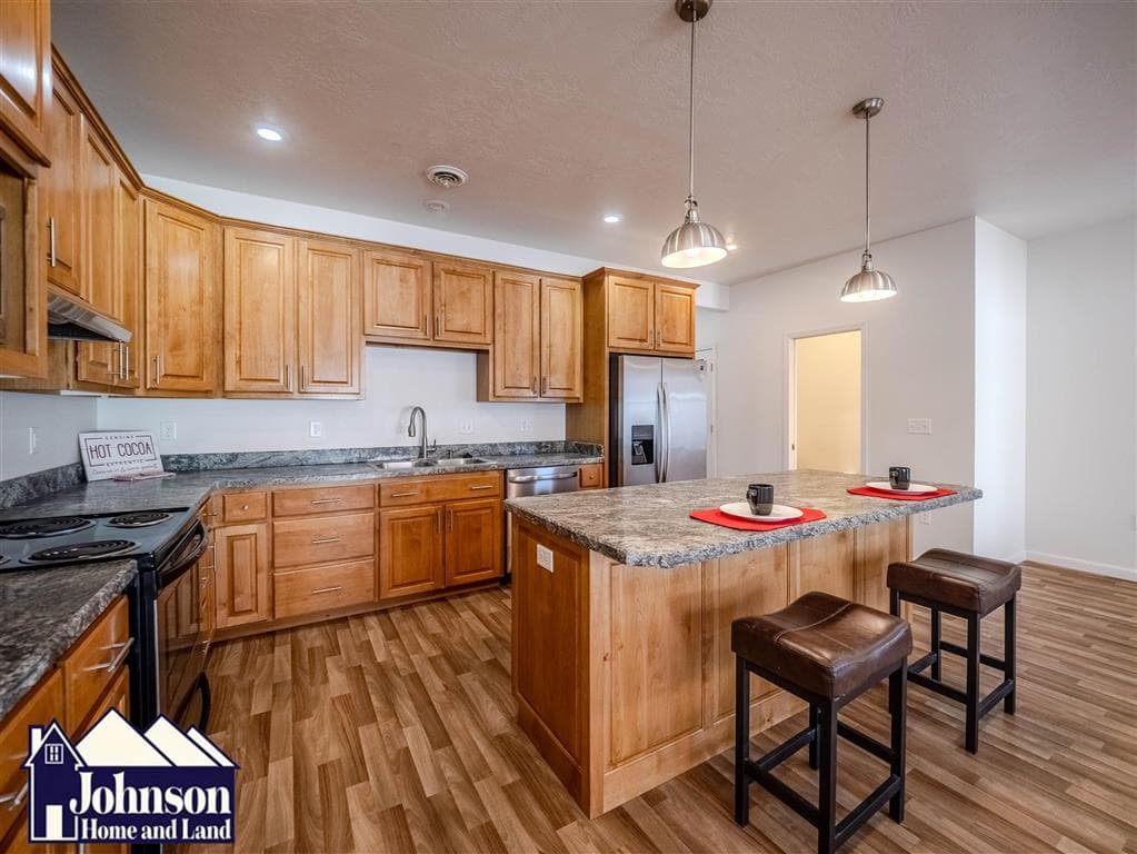 225 S Division St — photo 15 of 25