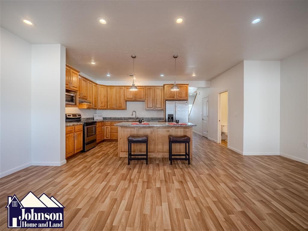 225 S Division St — photo 16 of 25