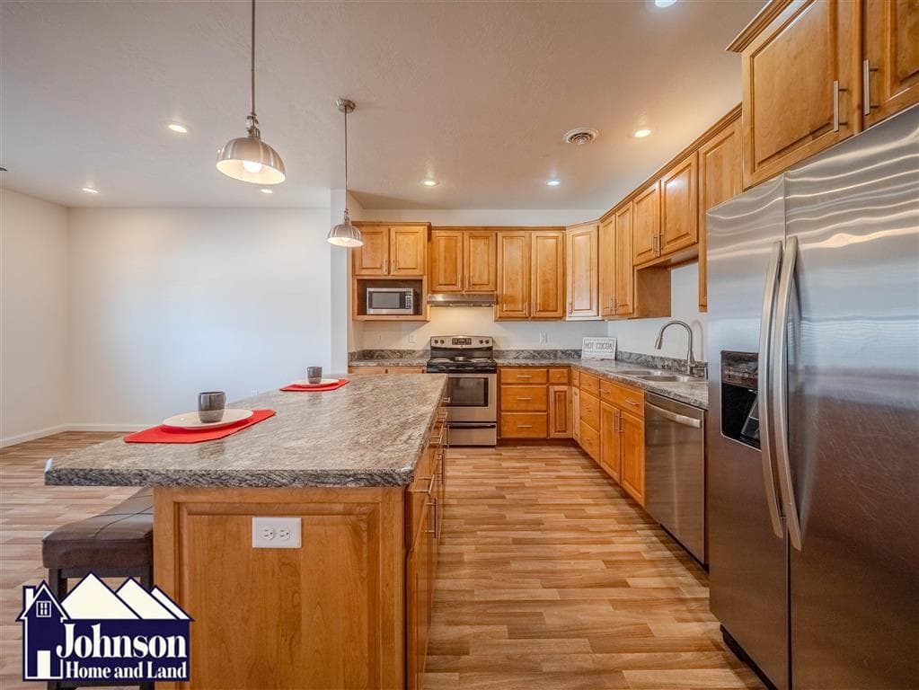 225 S Division St — photo 18 of 25