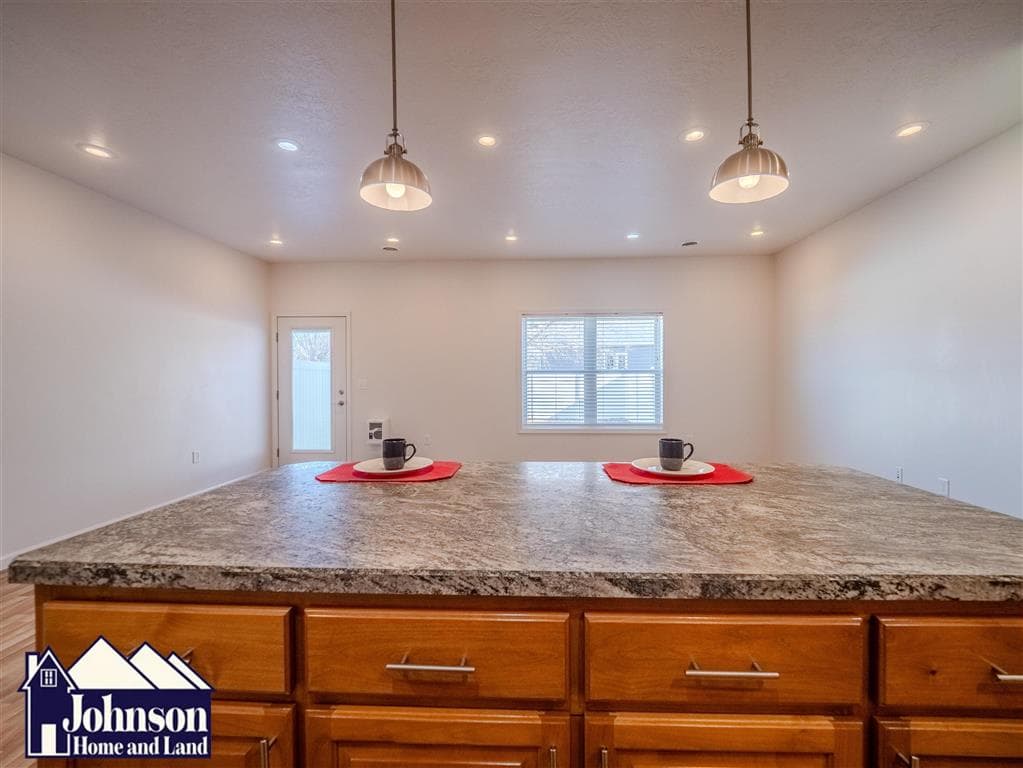 225 S Division St — photo 20 of 25