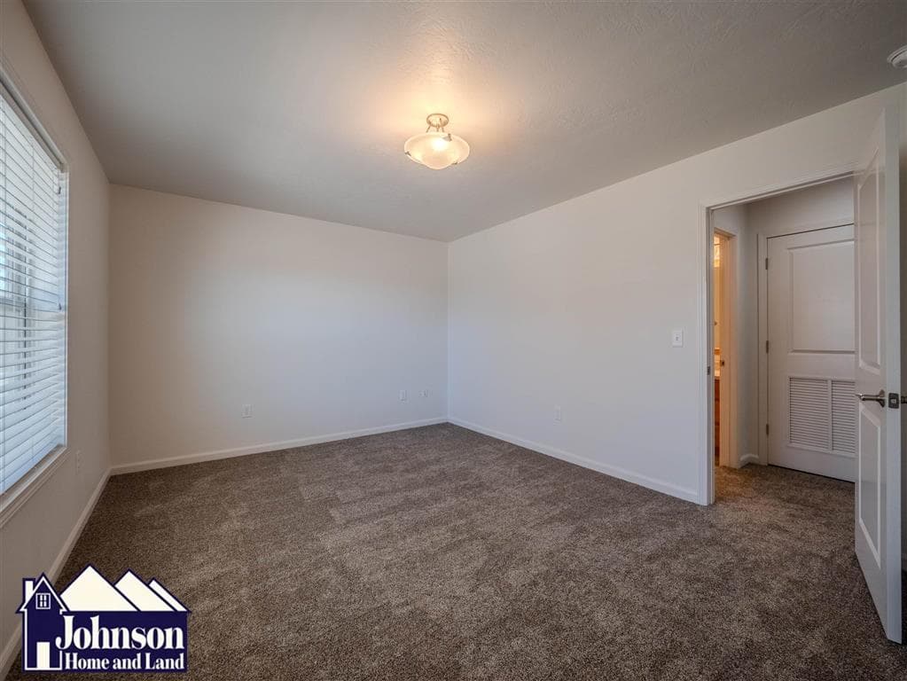 225 S Division St — photo 25 of 25