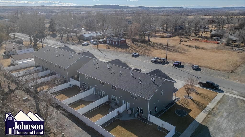 225 S Division St — photo 6 of 25