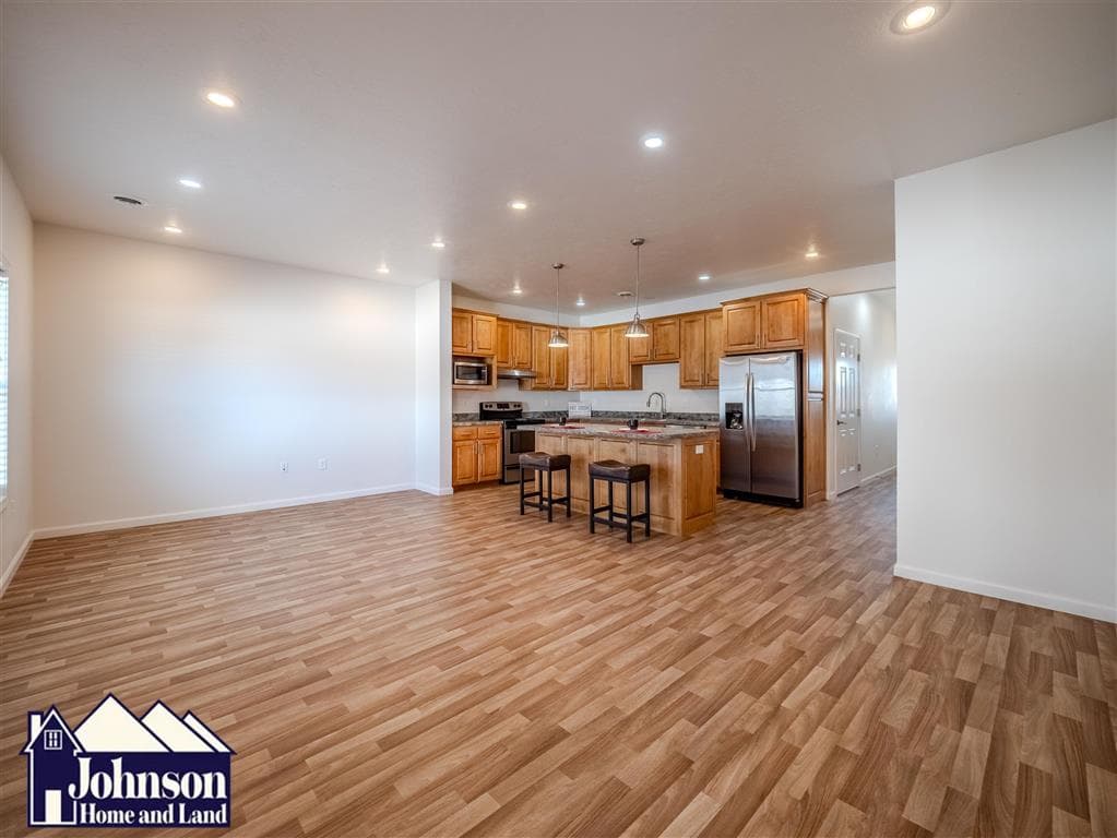 225 S Division St — photo 10 of 25