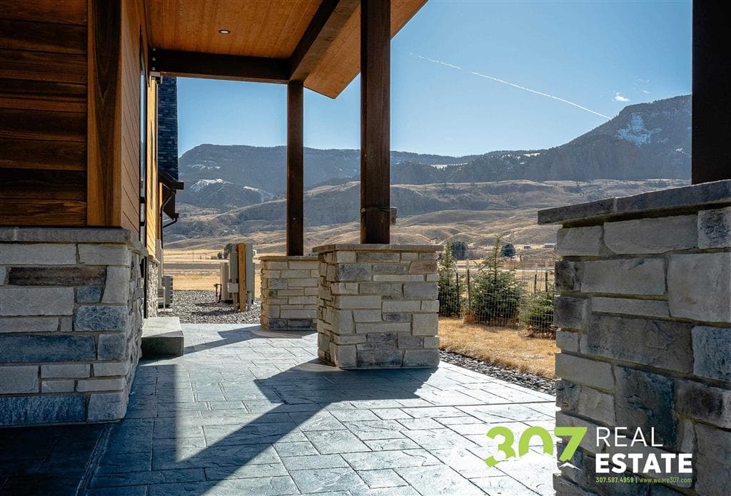 66 Stillwater Dr — photo 6 of 25