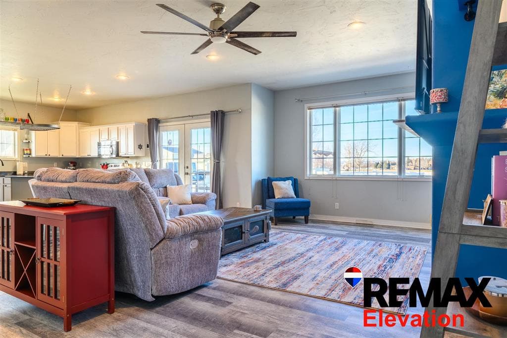 1247 Sequoia Dr — photo 9 of 25