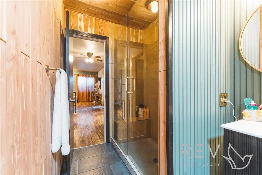 2007 Pioneer Ave — photo 11 of 23