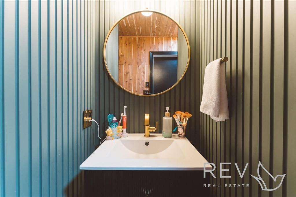 2007 Pioneer Ave — photo 13 of 23