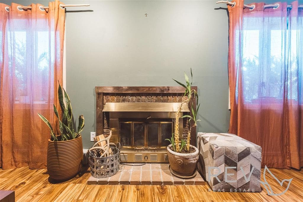 2007 Pioneer Ave — photo 4 of 23