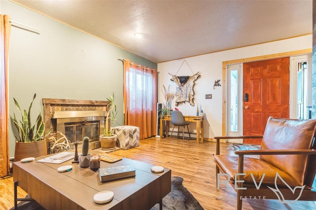 2007 Pioneer Ave — photo 5 of 23