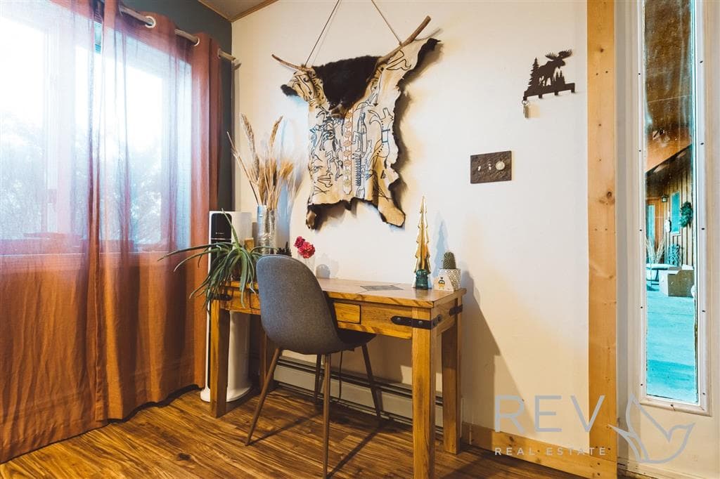 2007 Pioneer Ave — photo 6 of 23