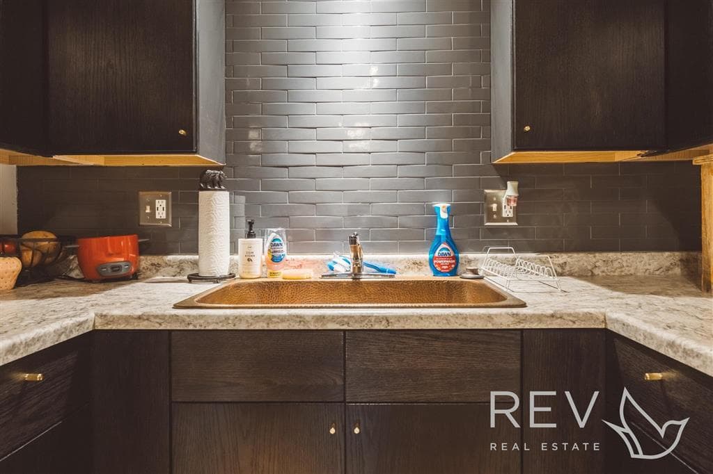 2007 Pioneer Ave — photo 7 of 23