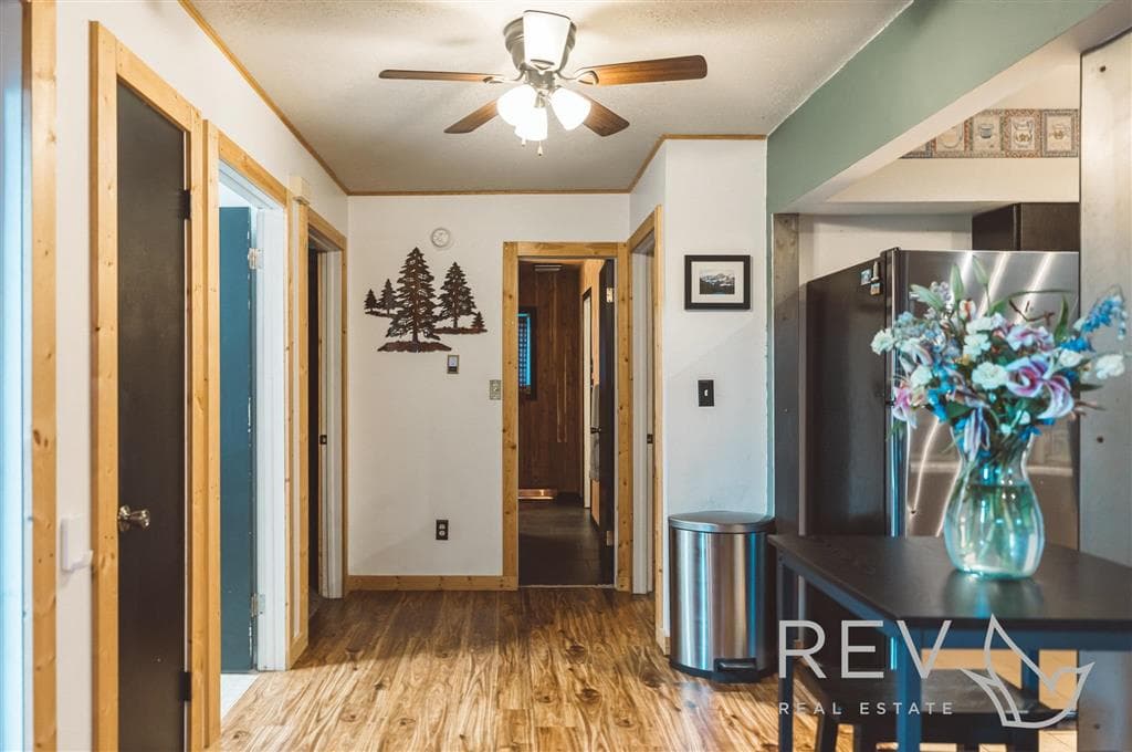 2007 Pioneer Ave — photo 10 of 23