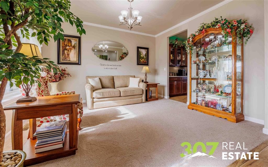 3331 Owens Ave — photo 3 of 25