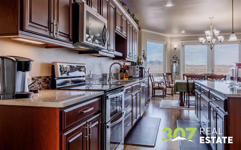 3331 Owens Ave — photo 7 of 25