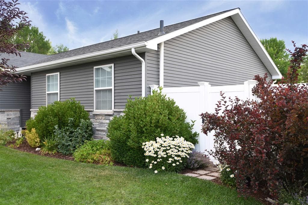 1211 Rosewood Ln — photo 2 of 25