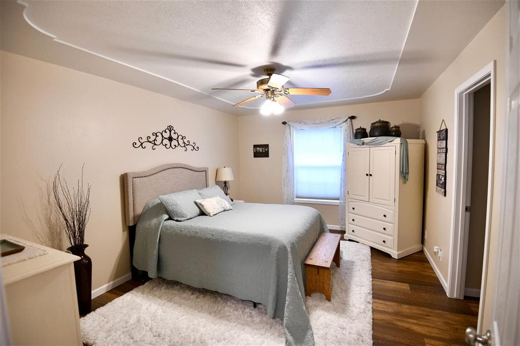 1211 Rosewood Ln — photo 11 of 25