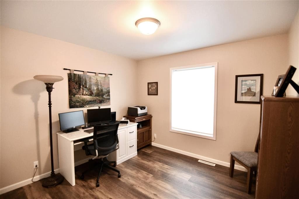 1211 Rosewood Ln — photo 14 of 25