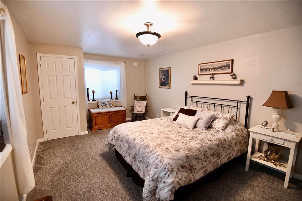 1211 Rosewood Ln — photo 18 of 25