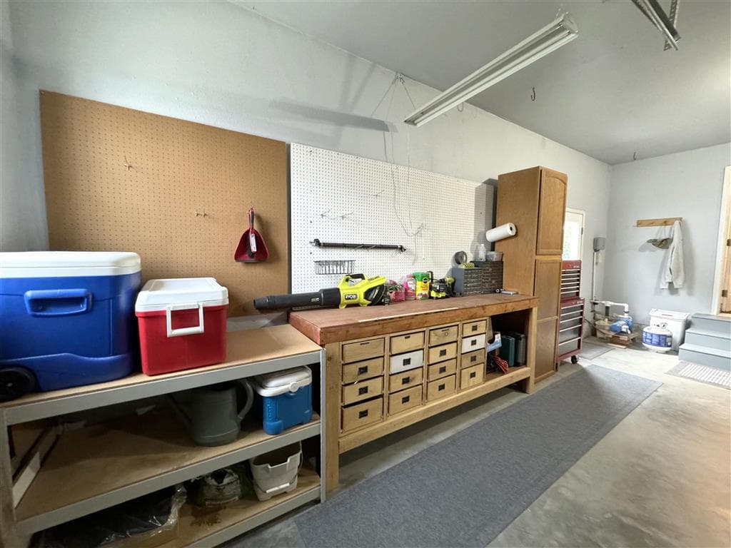 1211 Rosewood Ln — photo 21 of 25